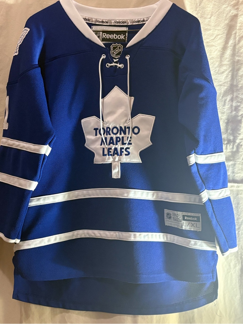 Reebok Toronto Maple Leafs Youth Blue Hockey Jersey.Size XL